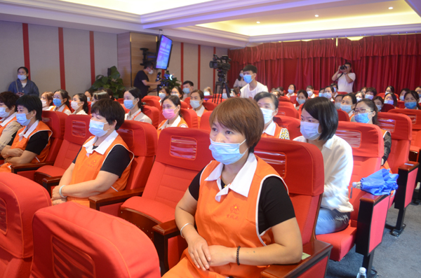 河南省“12333全国统一咨询日”活动在郑州圆方集团启动