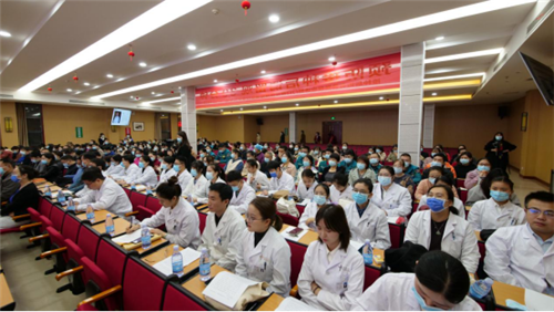 郑州西区中医院李鲜教授及其师门举行诵读经典活动